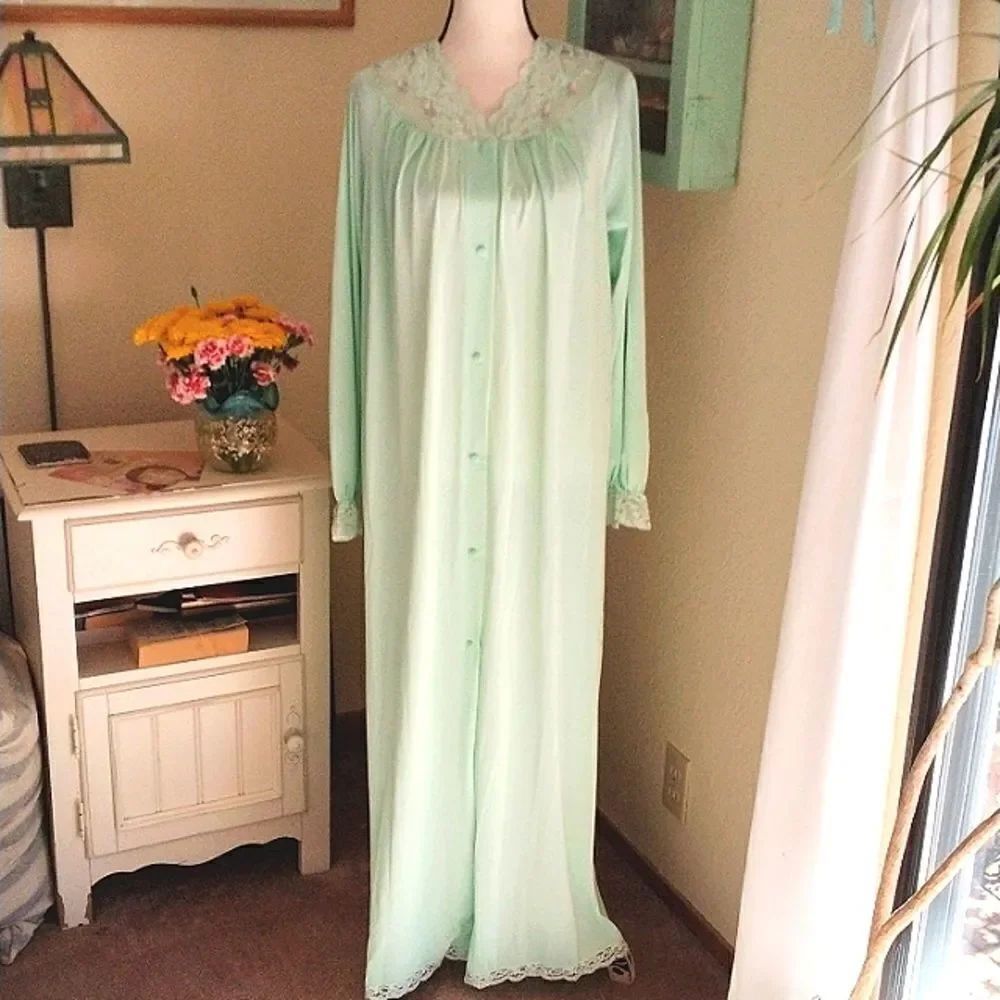 Vintage Shadowline Nylon Robe
